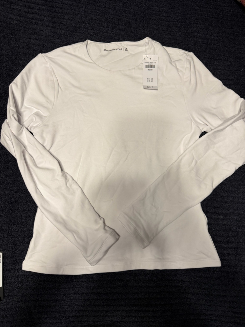 Abercrombie & Fitch White long sleeve top